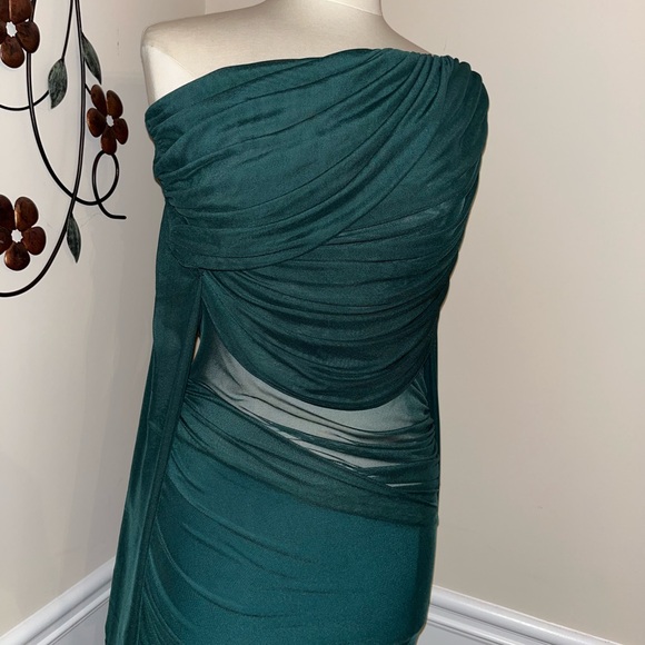 ASOS Emerald Long Sleeve Off-Shoulder Dress - Picture 7 of 11